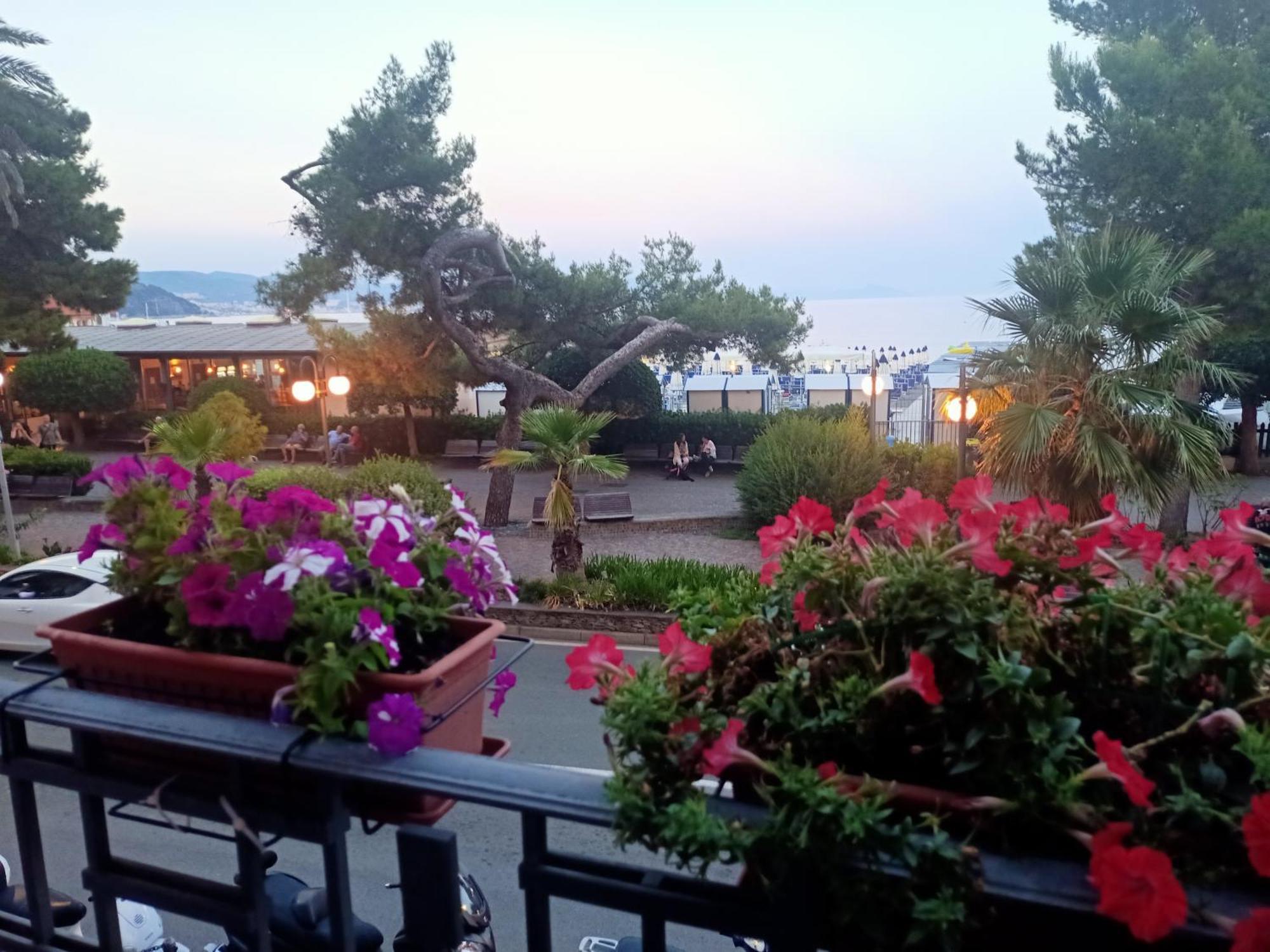Hotel Serena Аренцано Екстериор снимка