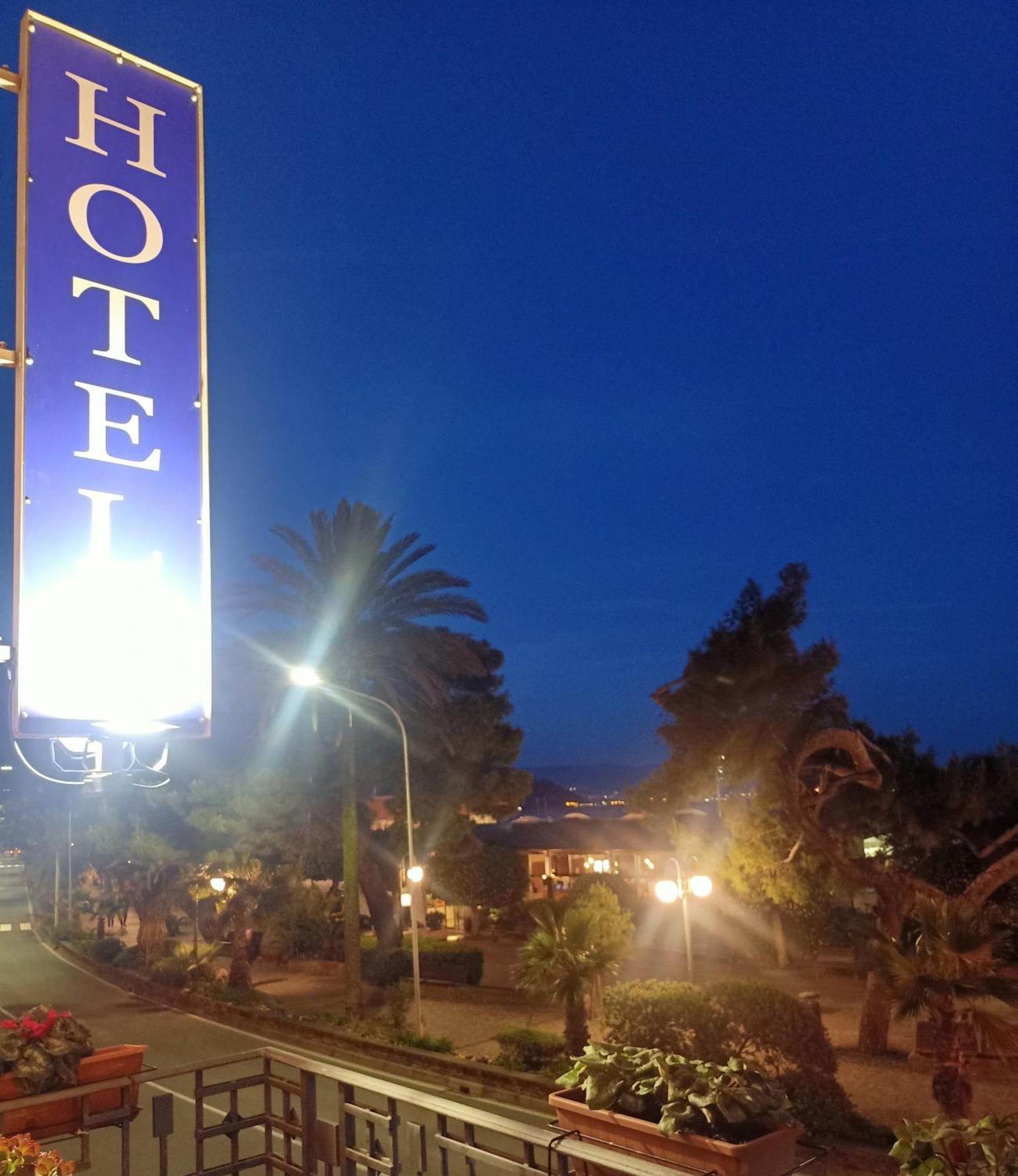 Hotel Serena Аренцано Екстериор снимка